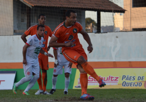 Cadu bateu pênalti para marcar seu primeiro gol na partida. Foto: Rafael Nunes/CFC